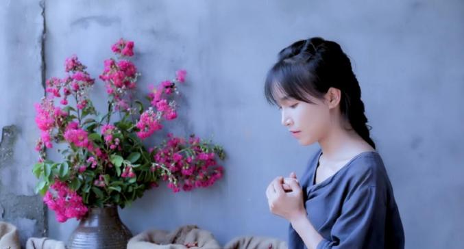 复制粘贴外国博主抄袭李子柒连奶奶和狗都如出一辙