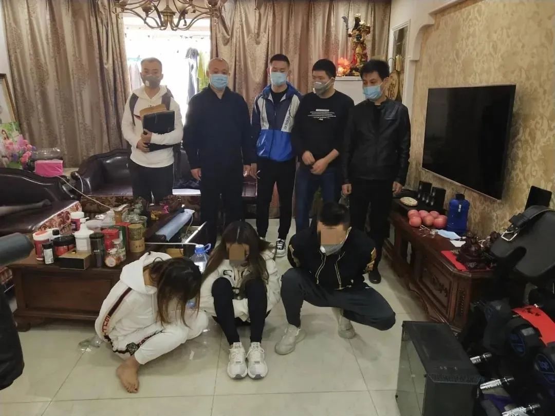 内容不堪入目90后女主播靠色情表演获利上百万元多个直播平台被一锅端