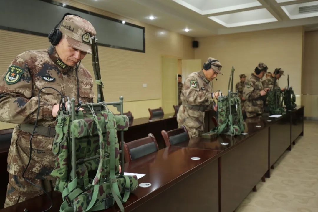 提前"充电"为改革后预备役部队现役骨干力量共同科目展开阶段考核卫生