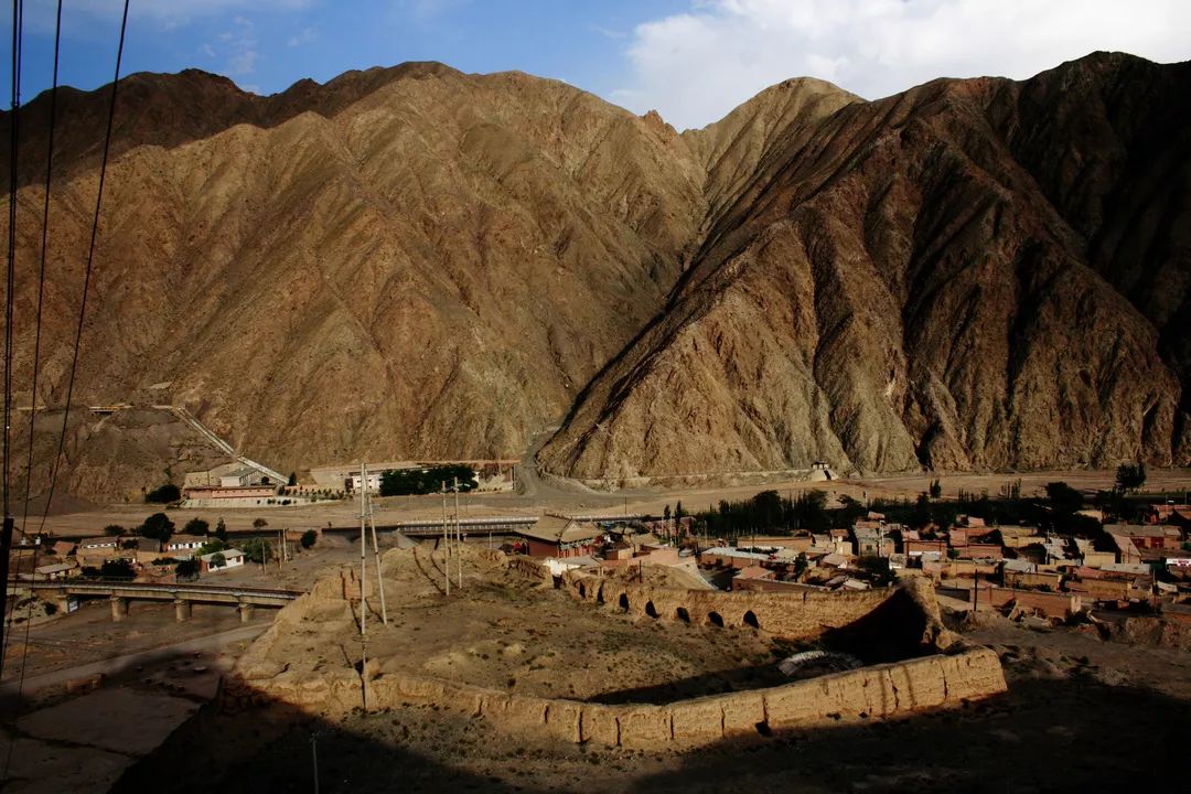 小堡子战斗遗址—西征胜利纪念馆—打拉池会师旧址—屈吴山红色纪念馆