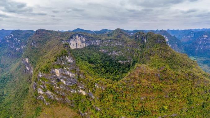 圖源:筆耕旅行平塘天坑群景區的其他天坑也是各具特色景區眾多天坑中