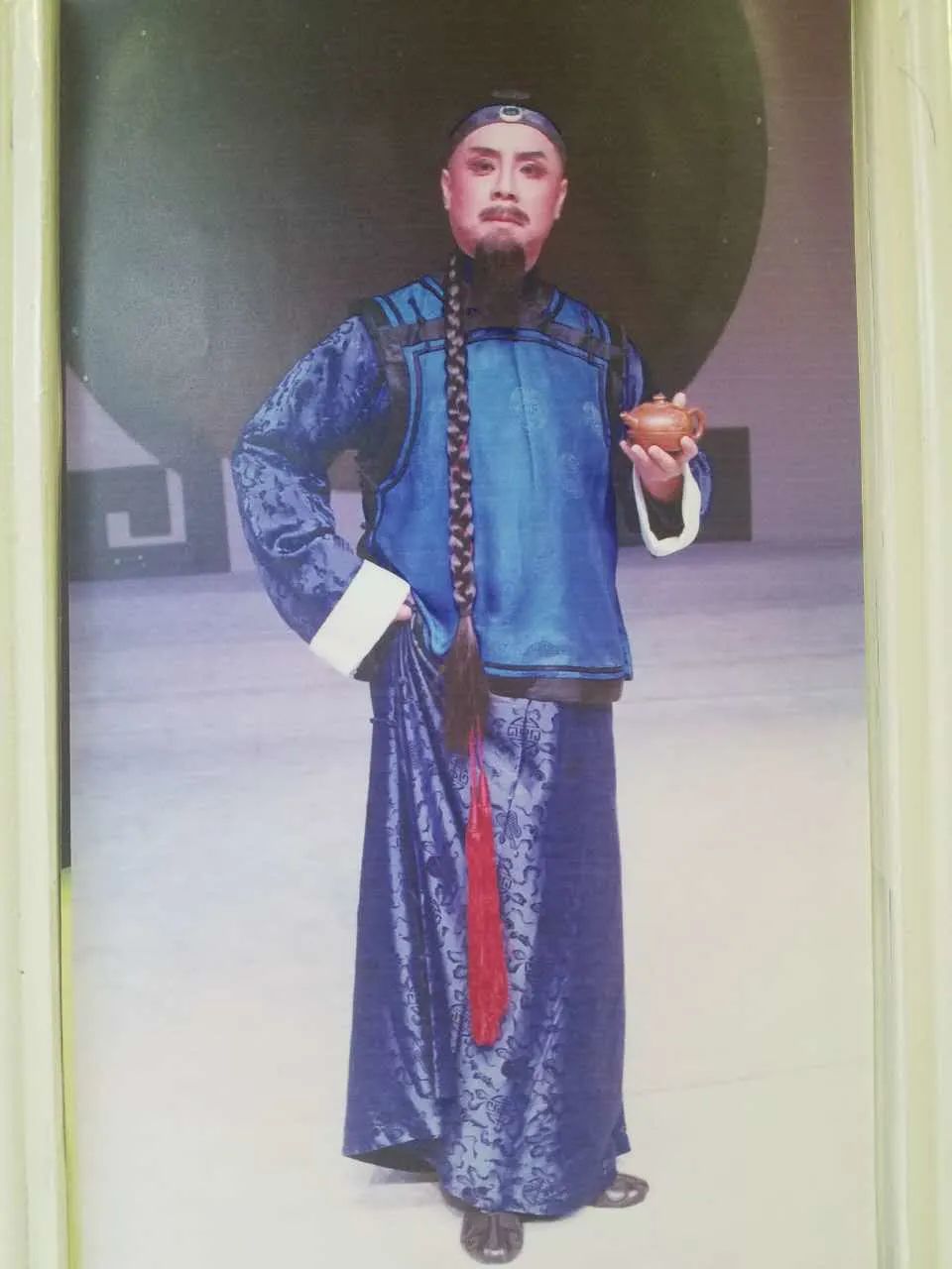老旦:贾怀胤男,毕业于中国戏曲学院,著名京剧表演艺术家李鸣岩弟子.