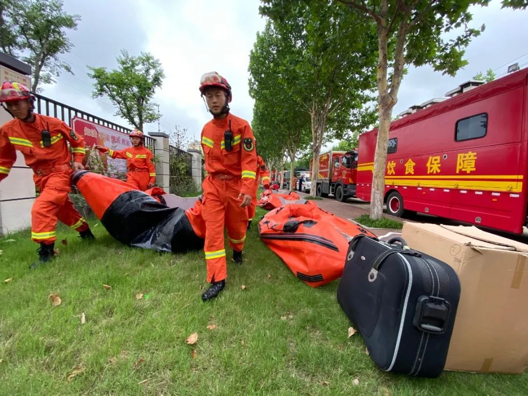 闻汛而动前置备勤千名消防员奔赴洪涝灾害高风险地区