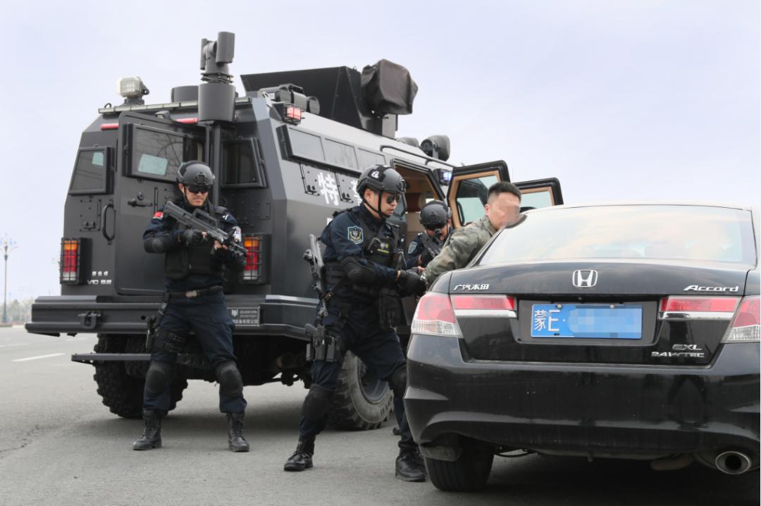 呼伦贝尔特警帅