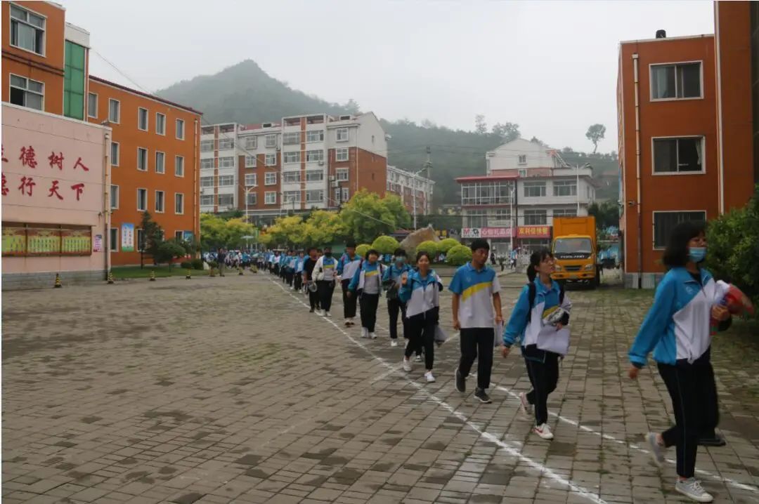 特别关注兴隆一中进入高考倒计时