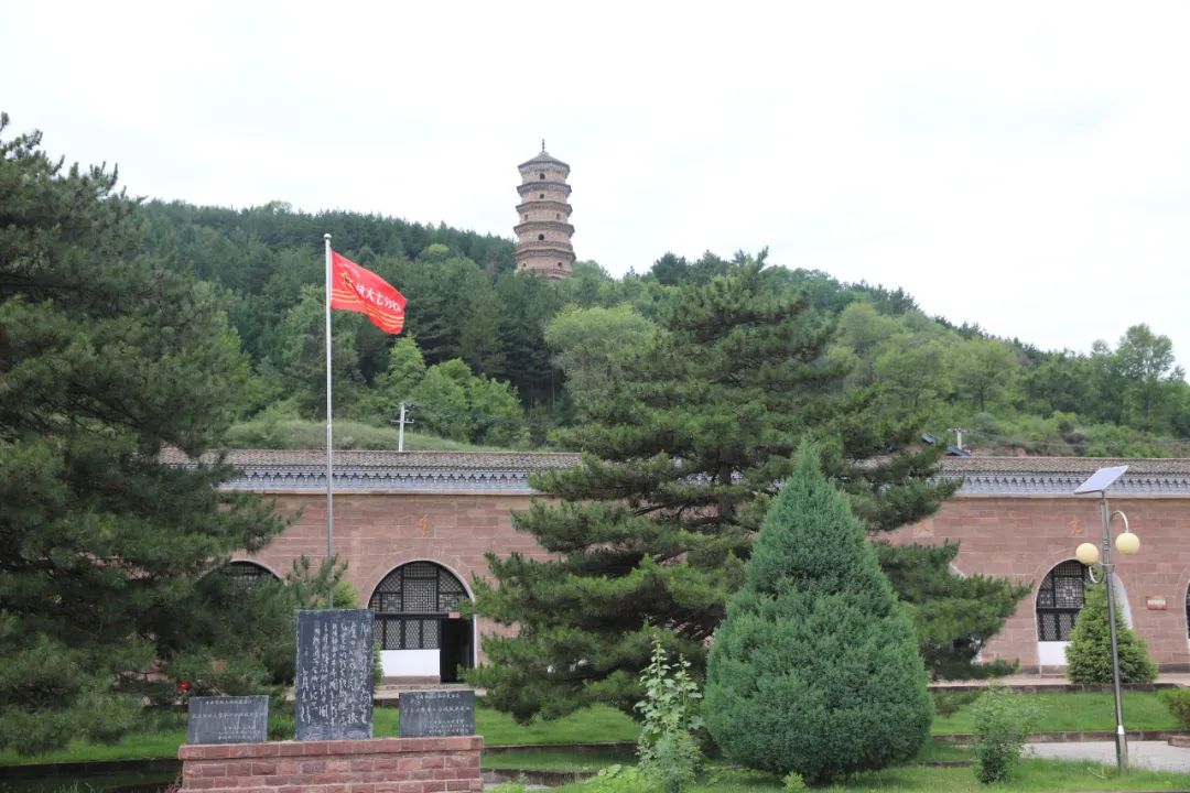 南梁干部学院 澎拜新闻