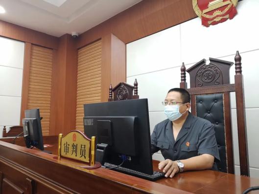 中国法官开庭帽子图片