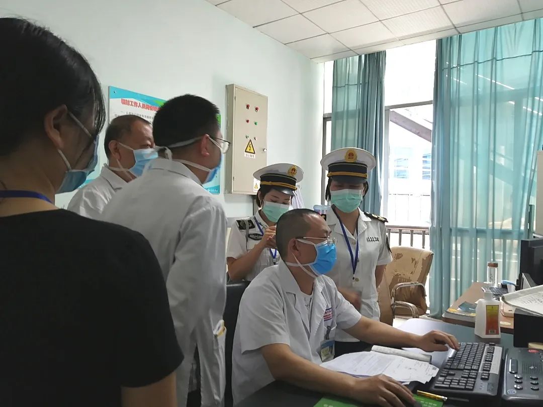 重点人员和重点人口_人口普查人员照片