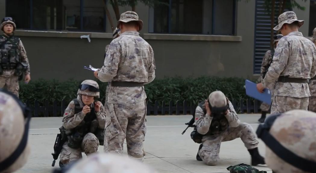 我驻吉布提保障基地的官兵近日,星空迷彩来了!