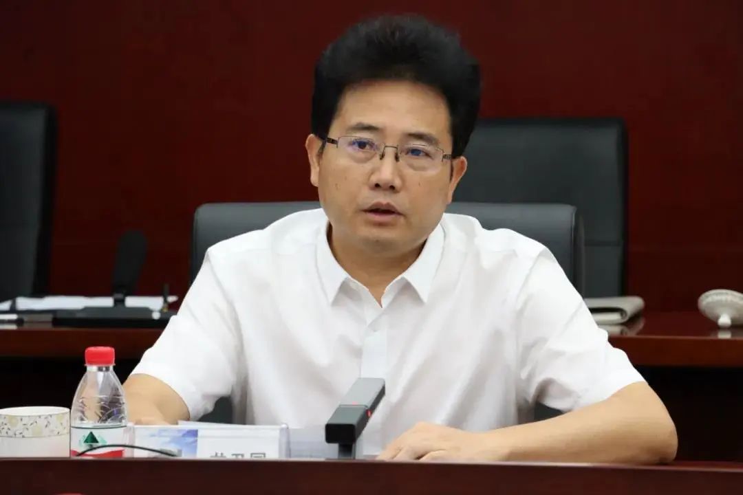 聚焦丨龙卫国会见中建科工党委书记,董事长王宏