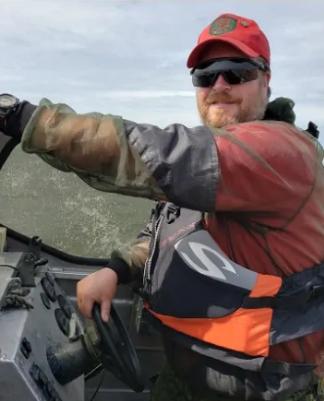 持枪闯入总督府的加拿大军人(脸书)