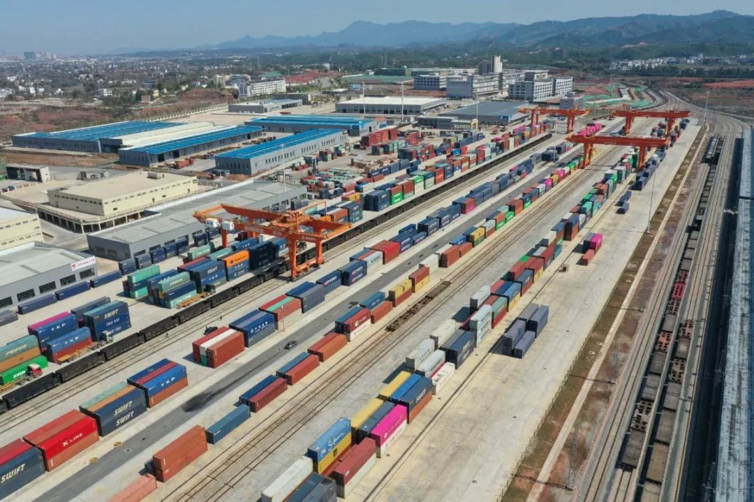 仅剩货运业务的南康站很快便迎来了"第二春"随着南康家具业的迅速崛起