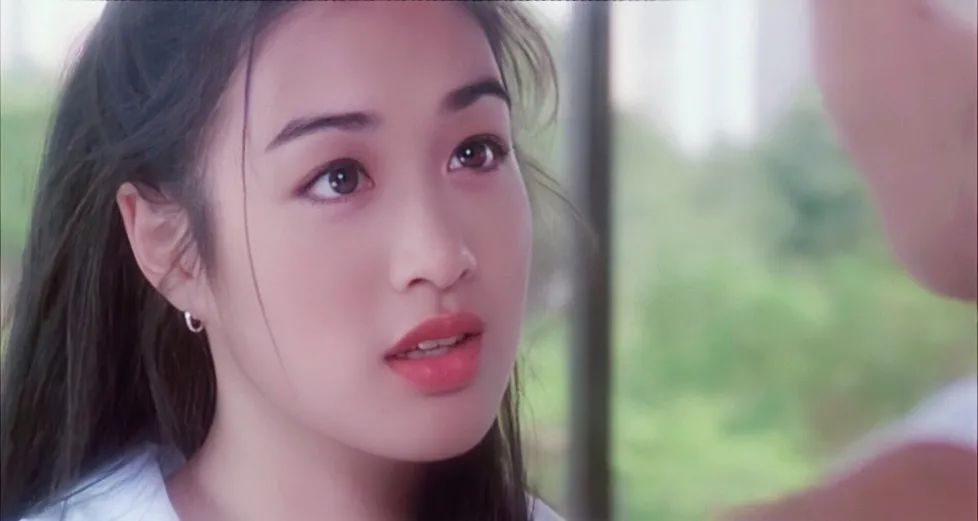 50岁的性感女神钟丽缇依然乘风破浪靠的是什么