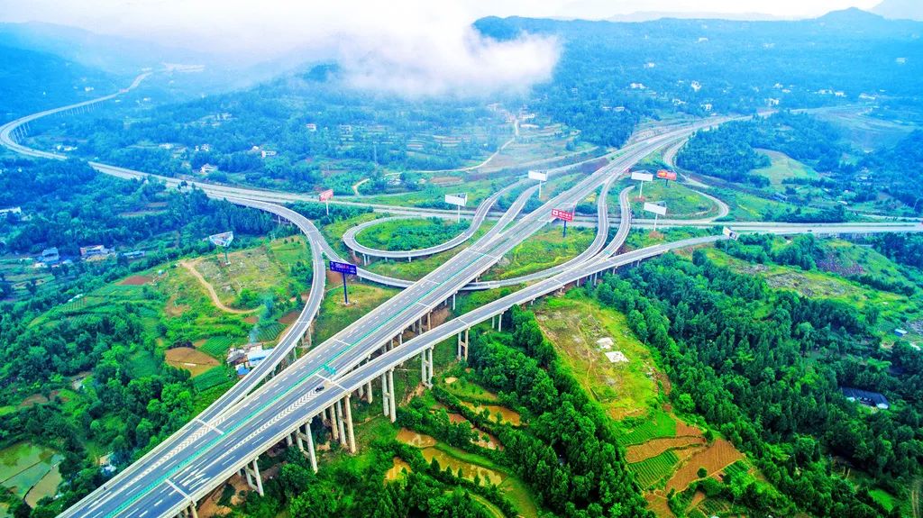 巴中市委宣传部副部长马永眼前仍浮现26年前唐巴公路巴中段 60公里