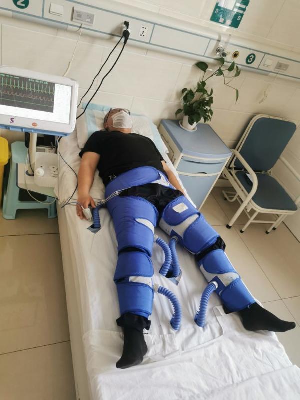 王强坚持完成了为期一个疗程的体外反搏治疗.