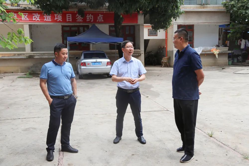 华宁县委常委县委政法委书记李乔有调研盘溪诉源治理中心建设暨盘溪