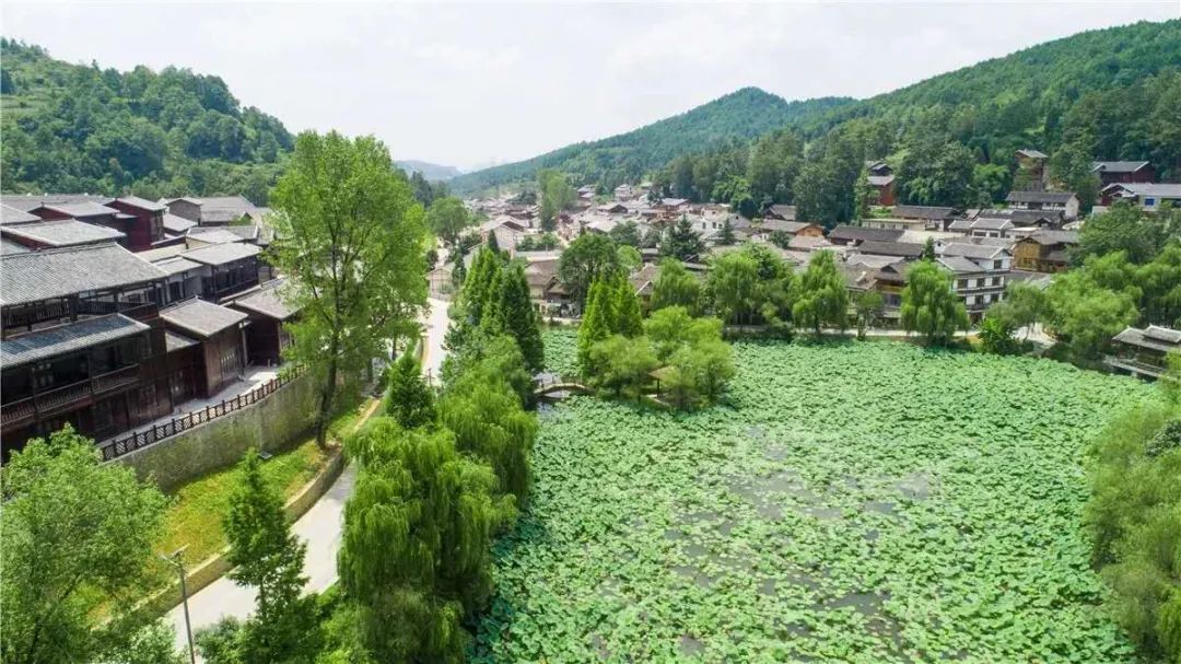 貴陽市花溪區青巖鎮龍井村 貴陽市花溪區高坡苗族鄉擾繞村 二, 遵義市