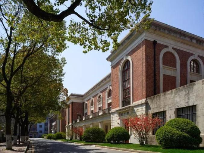 上海交通大学·徐汇校区地址:华山路1954号– end –资料:徐家汇源