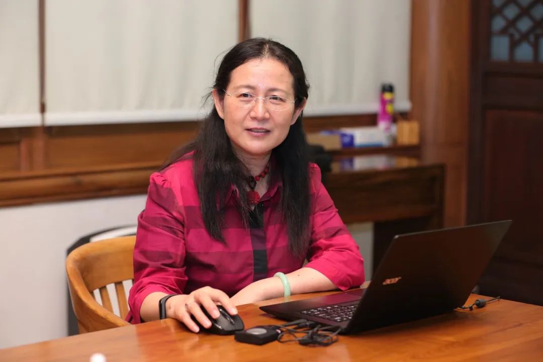 李艳梅介绍致理书院培养方案李艳梅介绍了致理书院的理念和培养模式.