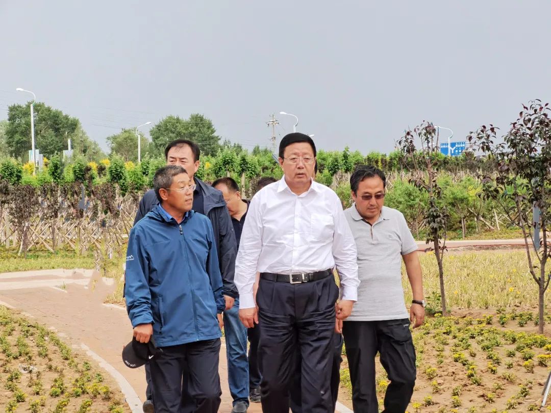 罗虎在深入太仆寺旗调研