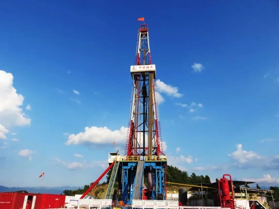 中原石油钻井人的1字情怀