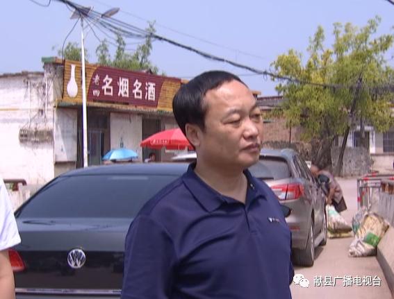 县委书记宫建军到淮镇调研坑塘治理工作