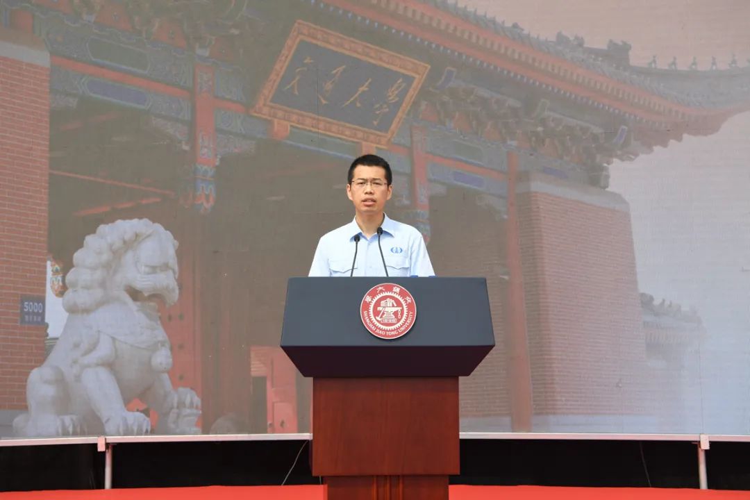 一颗螺丝钉能发出多少光辉这位交大人用12年青春给出了答案