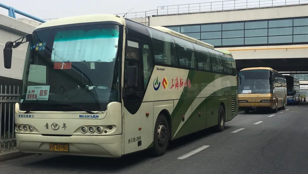 巴士已恢复12条线路,可以通过多种线上线下渠道查询和购买车票出租车