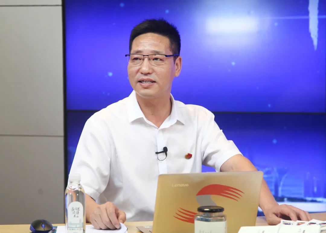 访谈楼塔如何创建文旅特色样板镇进出城交通如何改善袁勇刚对话网友