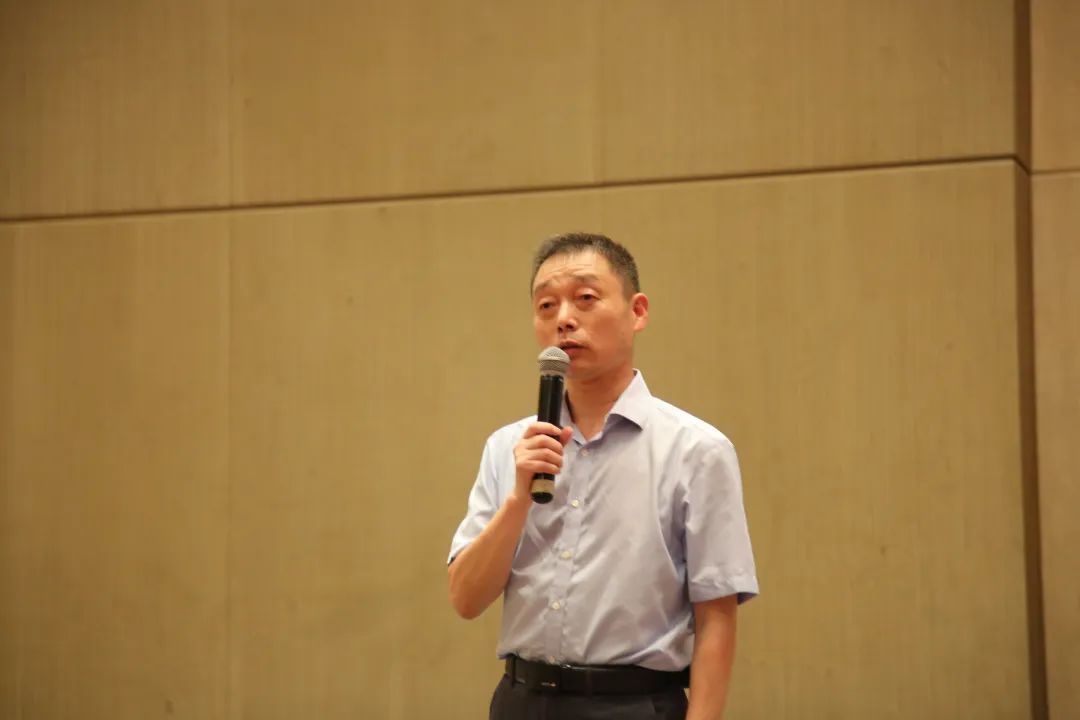 宣讲会邀请了市生产力促进中心郭斯勇高工,林方平部长分别对2020年度