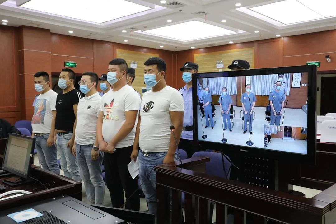 扫黑除恶石嘴山这9人涉恶案件开庭审理