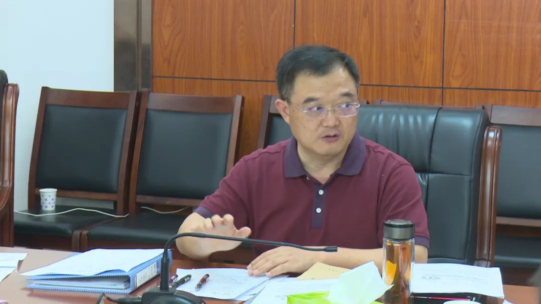 县领导王成久,喻长华,涂莉花,刘杭出席.2020