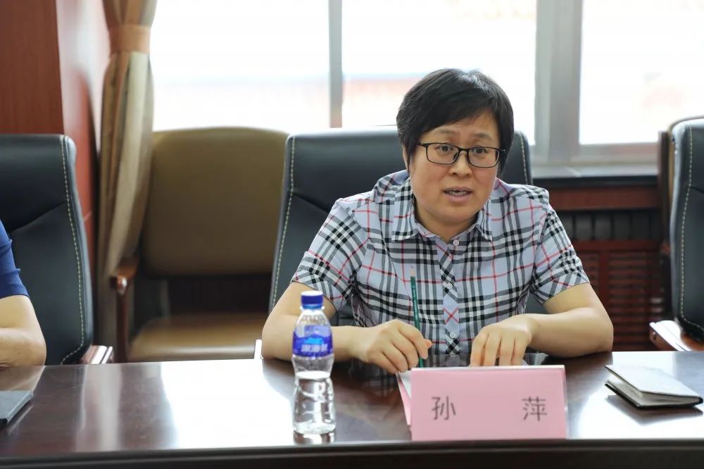 孙萍副主任一行人先后参观了我院"24小时法院",诉讼服务大厅,调解工作