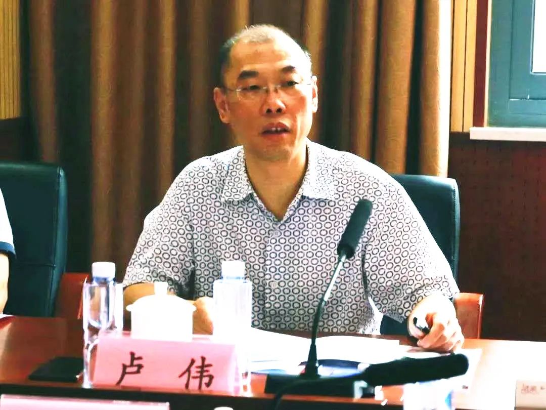 重庆铁路运输法院党组书记院长卢伟一行来我院考察交流