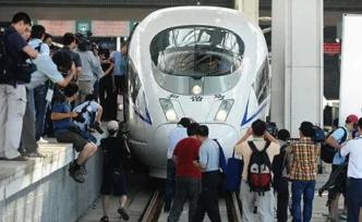 跑出大国“加速度”，中国高铁模式能否复制？