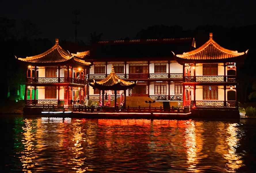 夜泰美明晚约在凤城河