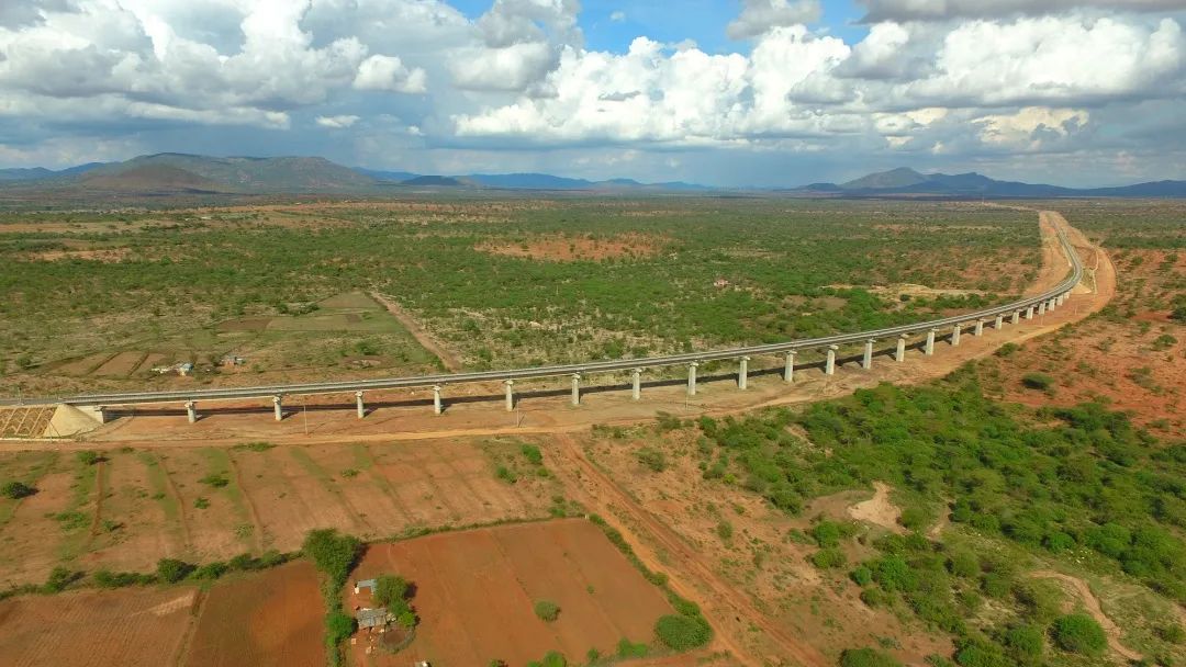 时隔97天肯尼亚蒙内铁路恢复客车运营