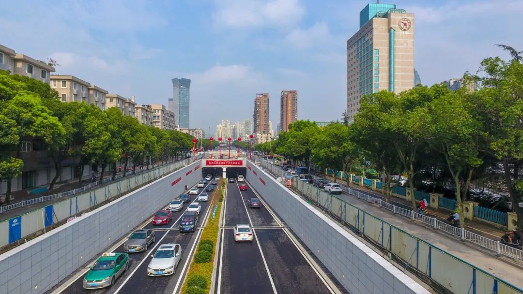 今早温瑞大道二期锦绣路下穿隧道正式通车