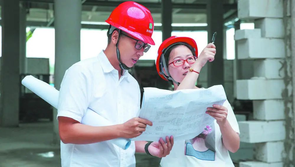 改局项目管理人员的工作实录看项目盯图纸追报表她一天要跑十多个工地