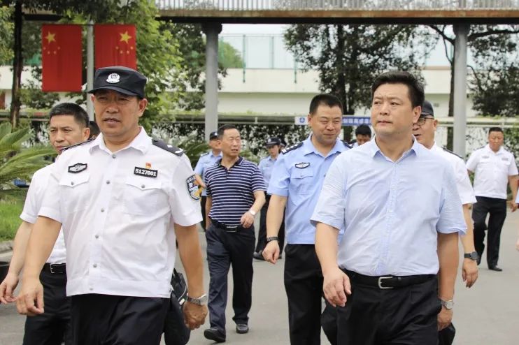 7月14日下午,德阳市副市长,市公安局局长罗毅来到调研司法行政工作第