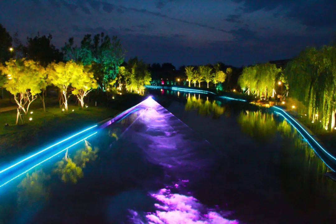 涧水河,西护城河等处,实地查看相关河段的景观绿化,亮化,河道整