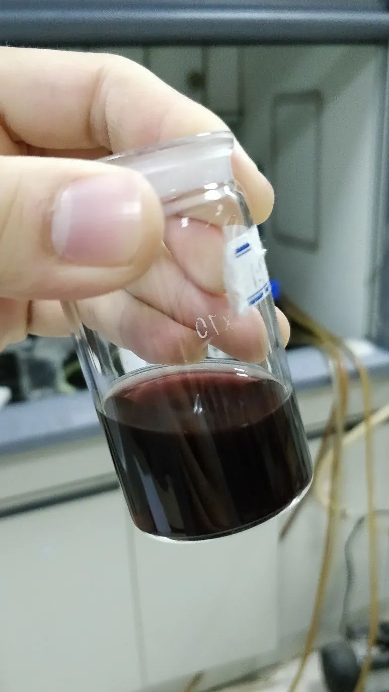 酒红色的纳米金溶液大三的暑假,为了更好了解材料科学在生物医学中