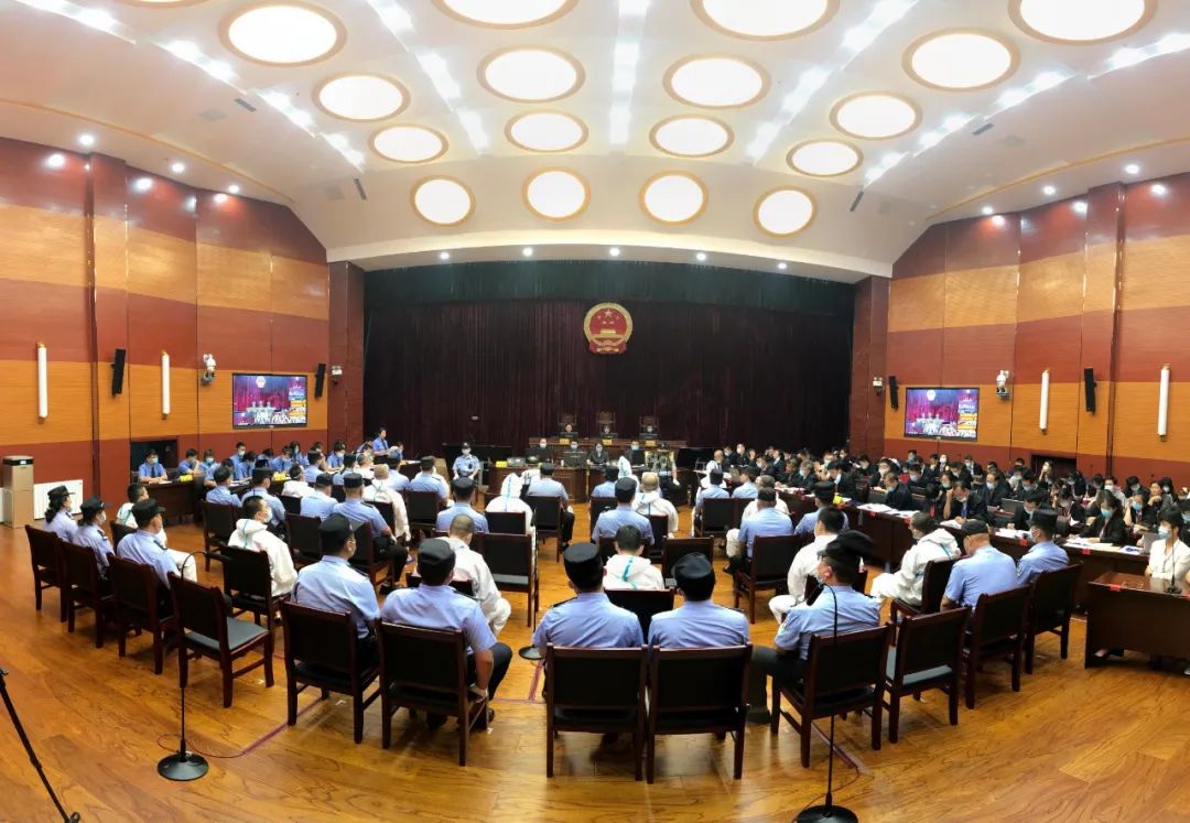 巴彦淖尔市中院开庭审理郭全生等46名被告人涉黑案