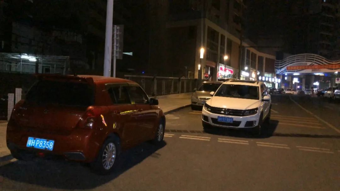 创文巡城马广宁街头多辆机动车乱停乱放被曝光看看有没有你的