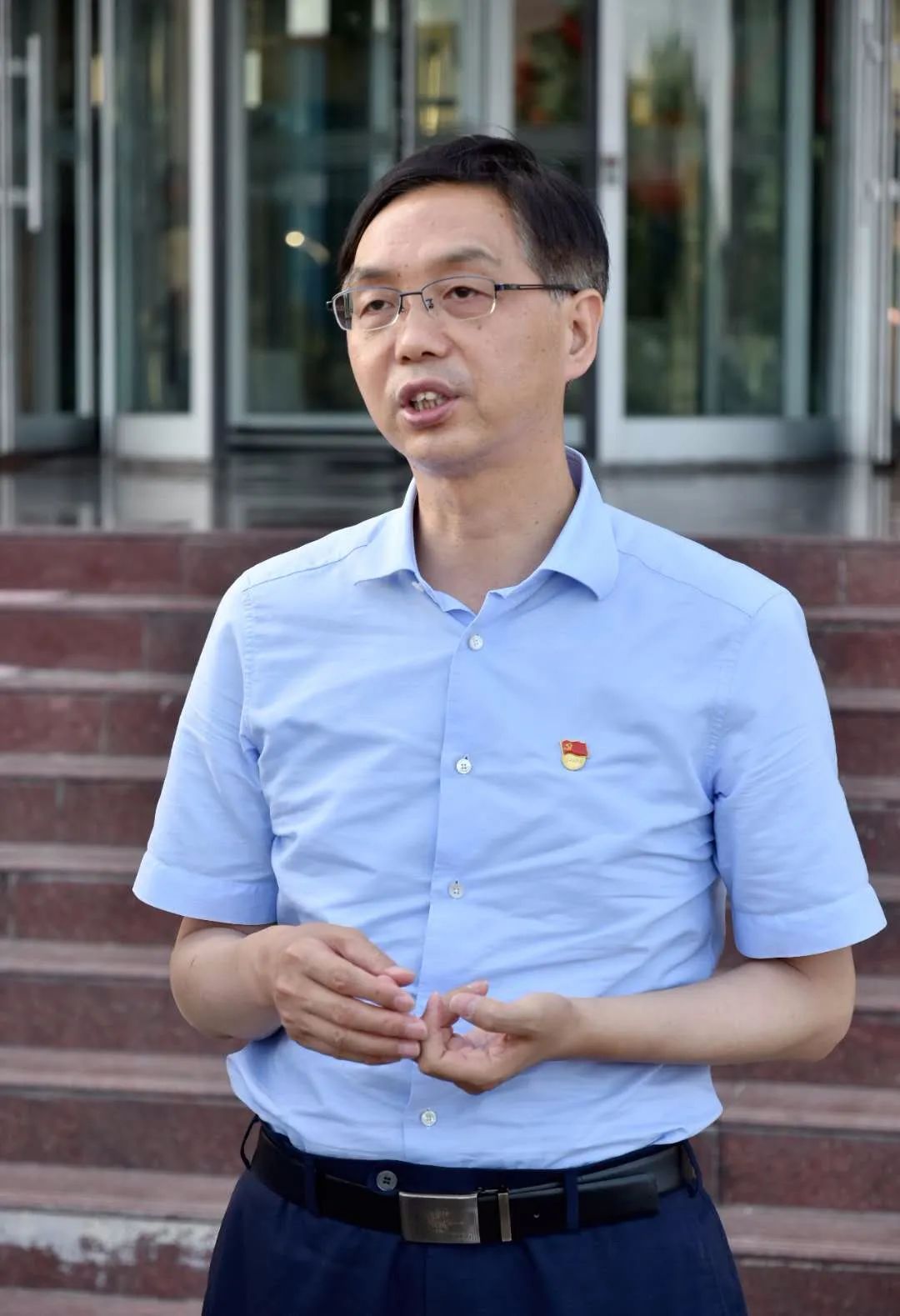 姜小林走访享受稳岗返还政策企业