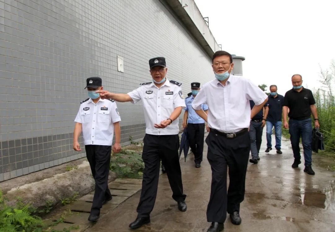 司法厅安全稳定工作督导检查组到雅安监狱检查指导工作