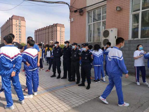 成立了以刘久明副县长为组长,滕玉波政委为副组长,隋永东副局长为