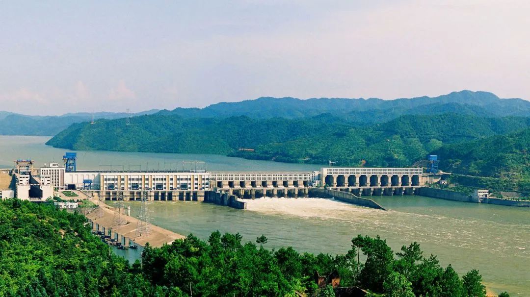 应对历史极值丨集团所属水电站投入长江抗洪保卫战