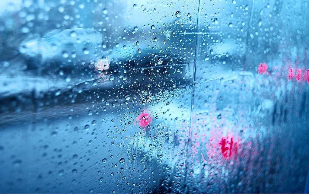 梦见刮大风下大雨，探索梦境中的自然之力与内心波动
