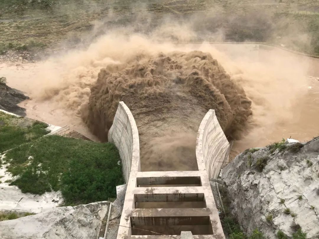 编制金沙江中游6级水库调度方案,有序消落水库水位